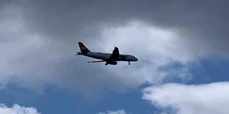 بالبلدي: شلل
      في
      حركة
      الطيران
      واستمرار
      إغلاق
      مطار
      داروين
      الأسترالي
      بسبب
      إعصار
      فينا