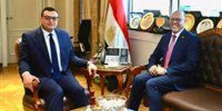 بالبلدي: وزيرا
      الإسكان
      والعمل
      يبحثان
      تعزيز
      التعاون
      في
      عدد
      من
      الملفات
      المشتركة