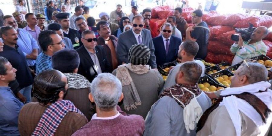 بالبلدي : ضمن
      برنامج
      التنمية
      المحلية..
      محافظ
      سوهاج
      يفتتح
      شوادر
      المراغة
      الجديدة