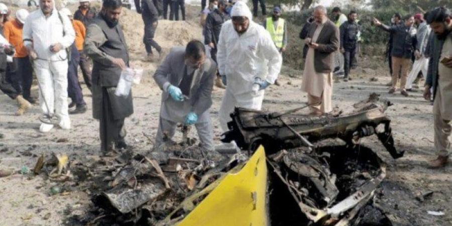 بالبلدي : باكستان:
      تفجير
      انتحاري
      قرب
      مركز
      للشرطة
      في
      شمال
      غربي
      البلاد