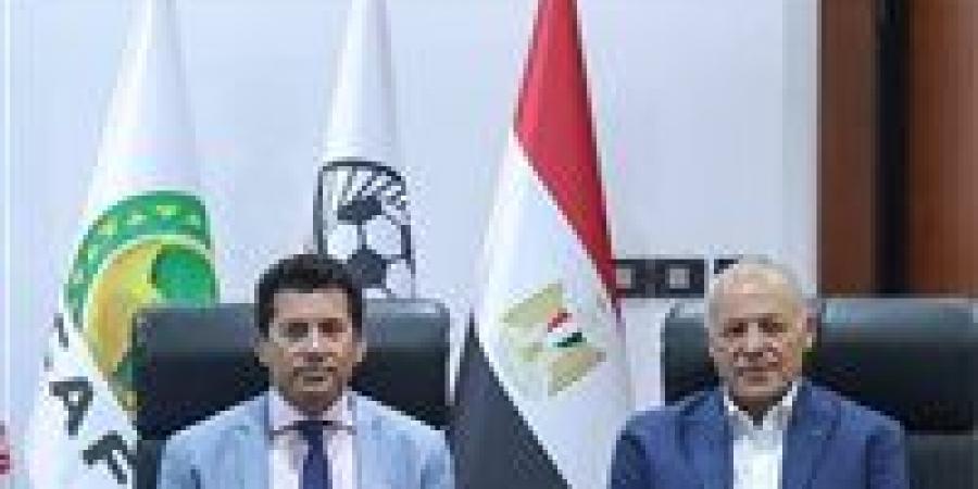 بالبلدي: الشاذلي
      يكشف
      كواليس
      جلسة
      هاني
      أبوريدة
      ووزير
      الرياضة