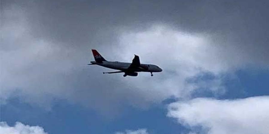 بالبلدي: شلل
      في
      حركة
      الطيران
      واستمرار
      إغلاق
      مطار
      داروين
      الأسترالي
      بسبب
      إعصار
      فينا