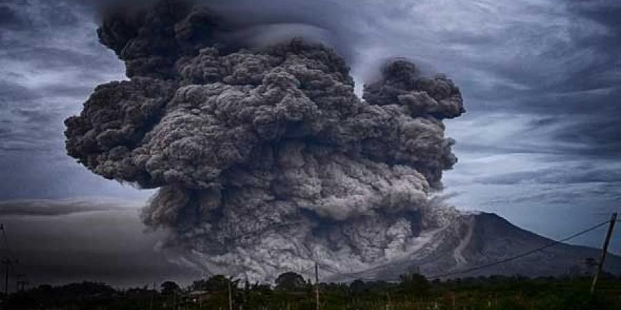 بالبلدي: سحب
      بركانية
      هائلة
      تغطي
      سماء
      الجزيرة
      العربية