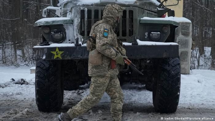 جندي أوكراني في مدينة خاركيف