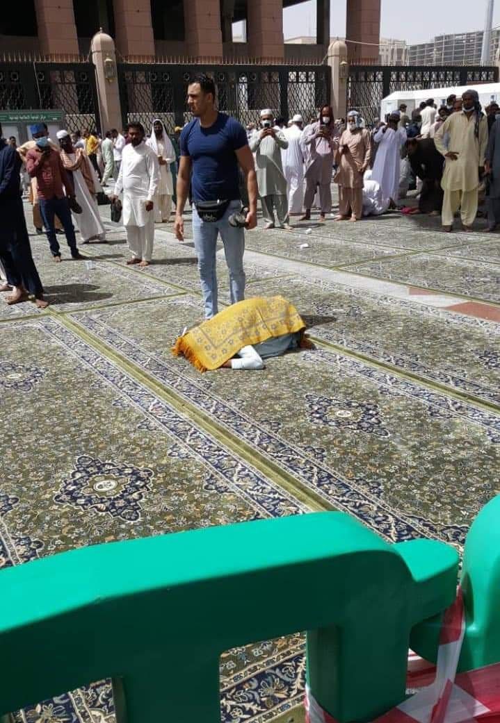 وفاة شخص ساجدا في الحرم النبوي