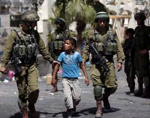 طفل فلسطيني شجاع