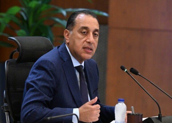 رئيس الوزراء: إنتاج جديد من شركة شيل وإيني سيدخل الخدمة في يوليو رئيس الوزراء: إنتاج جديد من شركة شيل وإيني سيدخل الخدمة في يوليو