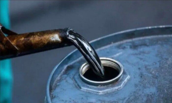 النفط يقلص من خسائره وسط إعلان هدنة إيران وإسرائيل النفط يقلص من خسائره وسط إعلان هدنة إيران وإسرائيل
