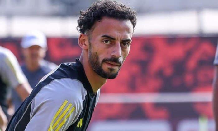 بعد جلوسه مع عمرو الجنايني.. الأهلي يعلن تجميد نجمه