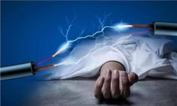 مصرع شاب صعقًا بالكهرباء أثناء تركيب 