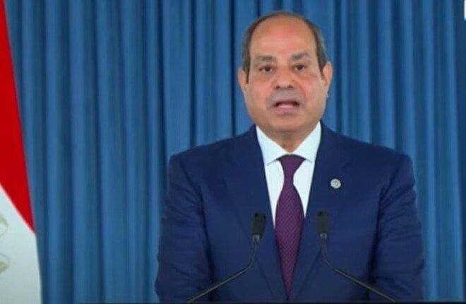 الرئيس السيسي: مصر شامخة أمام التحديات وتبنى بإرادة شعبها وتحيا بإخلاص أبنائه الرئيس السيسي: مصر شامخة أمام التحديات وتبنى بإرادة شعبها وتحيا بإخلاص أبنائه