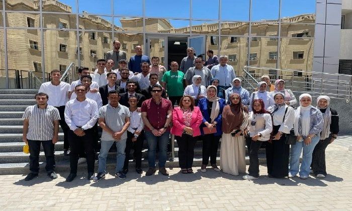 نائب محافظ سوهاج يقود حملة شبابية للتبرع بالدم احتفالًا باليوم العالمي
