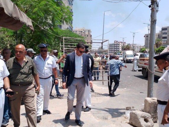 نائب محافظ بورسعيد يترأس حملة مكبرة لإعادة الإنضباط بحي المناخ نائب محافظ بورسعيد يترأس حملة مكبرة لإعادة الإنضباط بحي المناخ