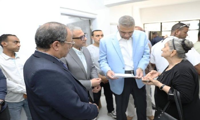 محافظ أسوان يتابع ميدانياً تشغيل منظومة التأمين الصحي الشامل محافظ أسوان يتابع ميدانياً تشغيل منظومة التأمين الصحي الشامل