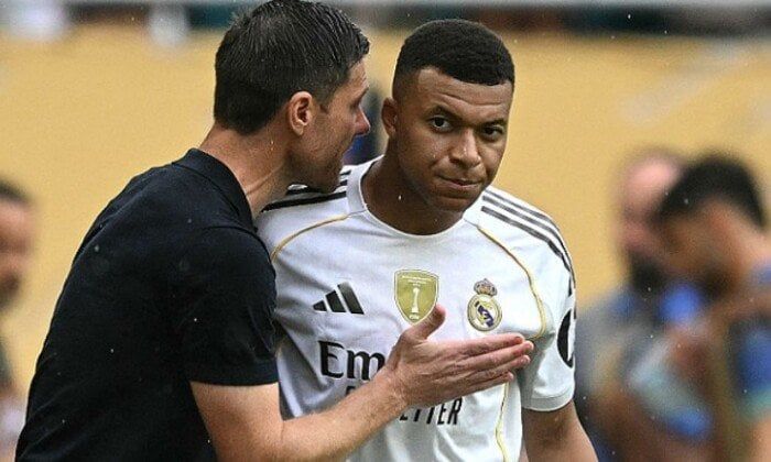 ألونسو يقرر عزل مبابي قبل مواجهة ريال مدريد ودورتموند في كأس العالم للأندية ألونسو يقرر عزل مبابي قبل مواجهة ريال مدريد ودورتموند في كأس العالم للأندية