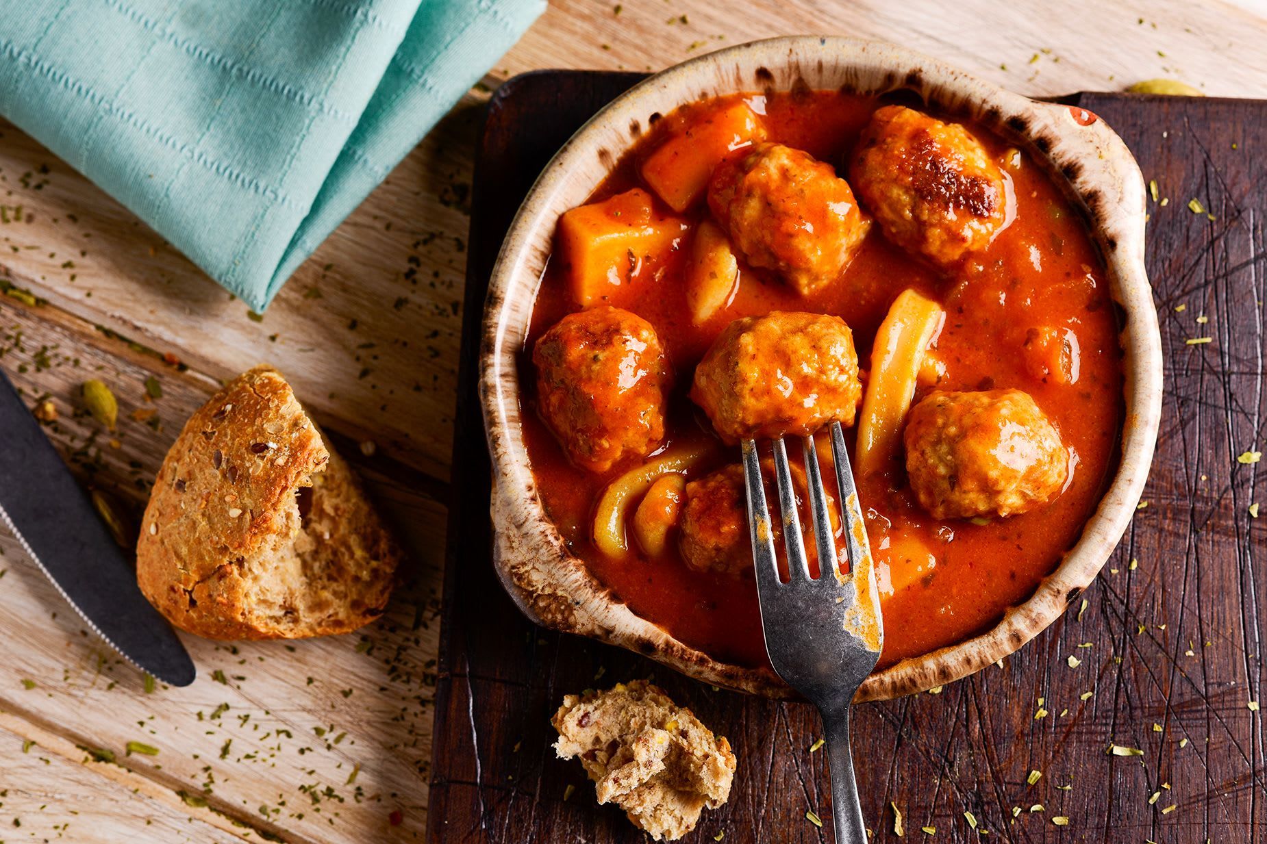 طبق كرات اللحم الإسبانية (Albondigas)