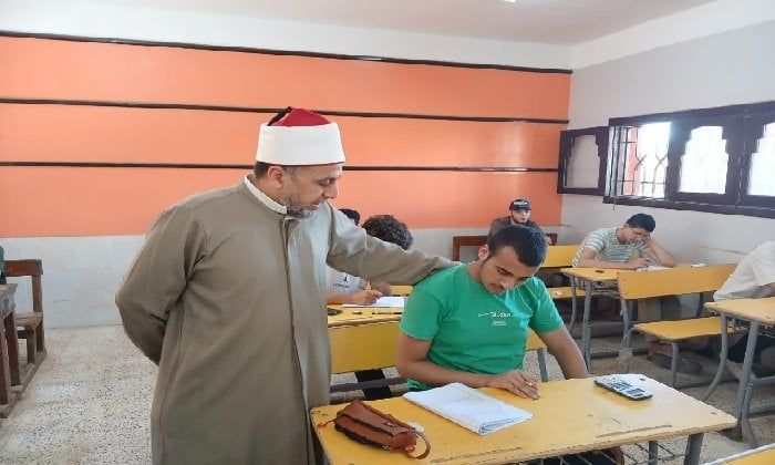 صعب وفيه تريكات.. تباين آراء طلاب الثانوية الأزهرية بالشرقية في امتحان مادة الرياضيات التطبيقية صعب وفيه تريكات.. تباين آراء طلاب الثانوية الأزهرية بالشرقية في امتحان مادة الرياضيات التطبيقية