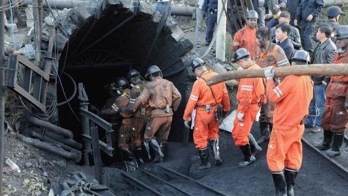 مصرع شخص ومحاصرة عدة أشخاص آخرين جراء انهيار منجم فحم شرقي الهند مصرع شخص ومحاصرة عدة أشخاص آخرين جراء انهيار منجم فحم شرقي الهند