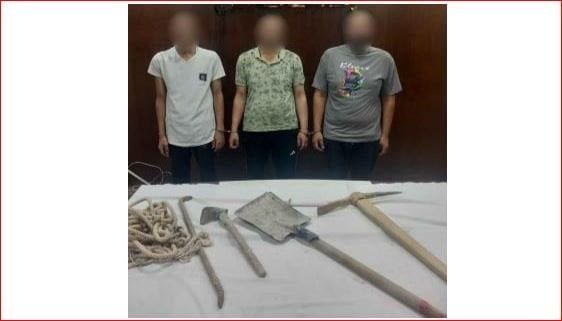 الداخلية تضبط 3 أشخاص لتنقيبهم عن الآثار بالقاهرة الداخلية تضبط 3 أشخاص لتنقيبهم عن الآثار بالقاهرة
