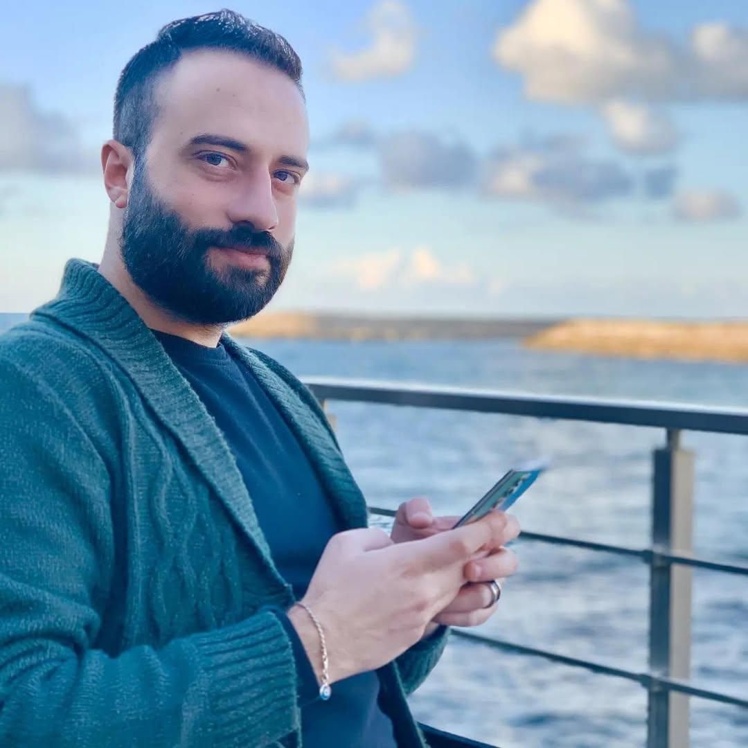 الشاعر الغنائي أحمد جابر