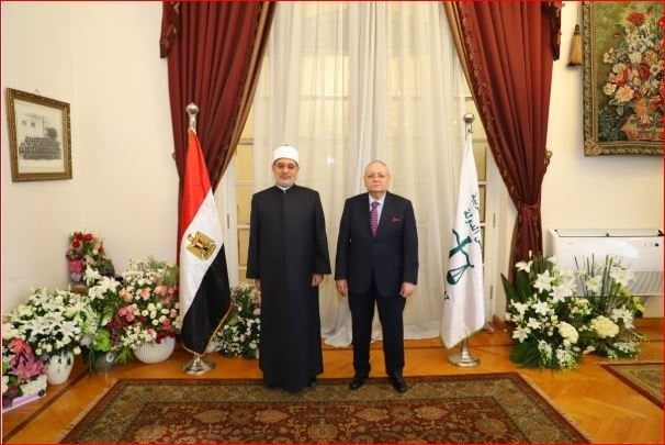 مفتي الجمهورية يهنئ رئيس مجلس الدولة بمنصبه الجديد مفتي الجمهورية يهنئ رئيس مجلس الدولة بمنصبه الجديد