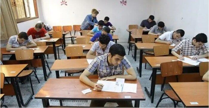 طلاب الثانوية العامة النظام القديم يؤدون اليوم امتحان مادة الديناميكا طلاب الثانوية العامة النظام القديم يؤدون اليوم امتحان مادة الديناميكا