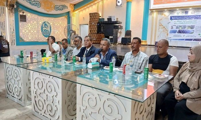 رئيس مدينة أرمنت يشهد حفل ختام مشروع زراعة القصب بالشتلات والرى بالتنقيط رئيس مدينة أرمنت يشهد حفل ختام مشروع زراعة القصب بالشتلات والرى بالتنقيط