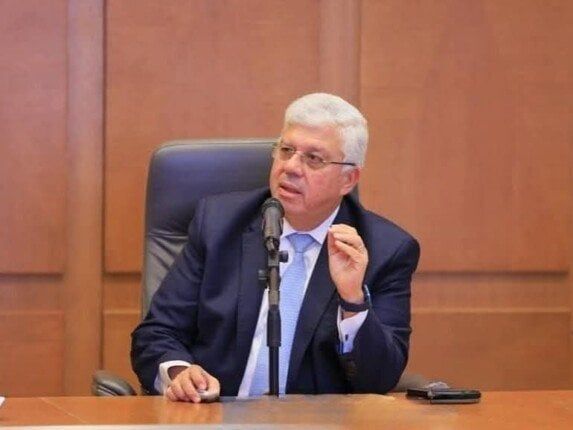 عاشور: كل دولار يُنفق على البحث العلمي يعود بناتج من 3 إلى 5 دولارات عاشور: كل دولار يُنفق على البحث العلمي يعود بناتج من 3 إلى 5 دولارات