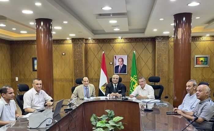 مدير تعليم القليوبية يتابع سير امتحانات الثانوية من غرفة العمليات المركزية مدير تعليم القليوبية يتابع سير امتحانات الثانوية من غرفة العمليات المركزية