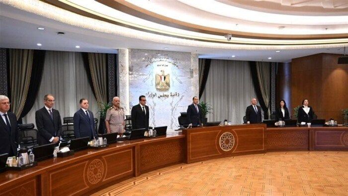 مجلس الوزراء يقف دقيقة حدادا على أرواح شهداء الدائري الإقليمي وسنترال رمسيس مجلس الوزراء يقف دقيقة حدادا على أرواح شهداء الدائري الإقليمي وسنترال رمسيس