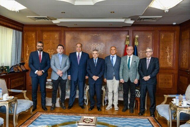 الفريق أسامة ربيع يبحث مع الخط الملاحي التركي ALCOR زيادة رحلاته عبر قناة السويس الفريق أسامة ربيع يبحث مع الخط الملاحي التركي ALCOR زيادة رحلاته عبر قناة السويس