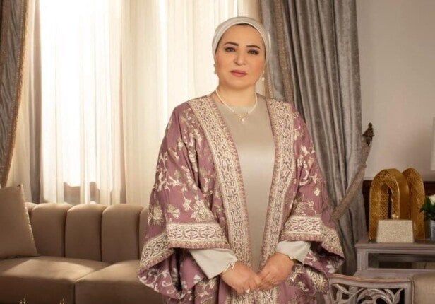 السيدة انتصار السيسى تتواصل هاتفيًا مع والدة الضابط نور امتياز كامل السيدة انتصار السيسى تتواصل هاتفيًا مع والدة الضابط نور امتياز كامل