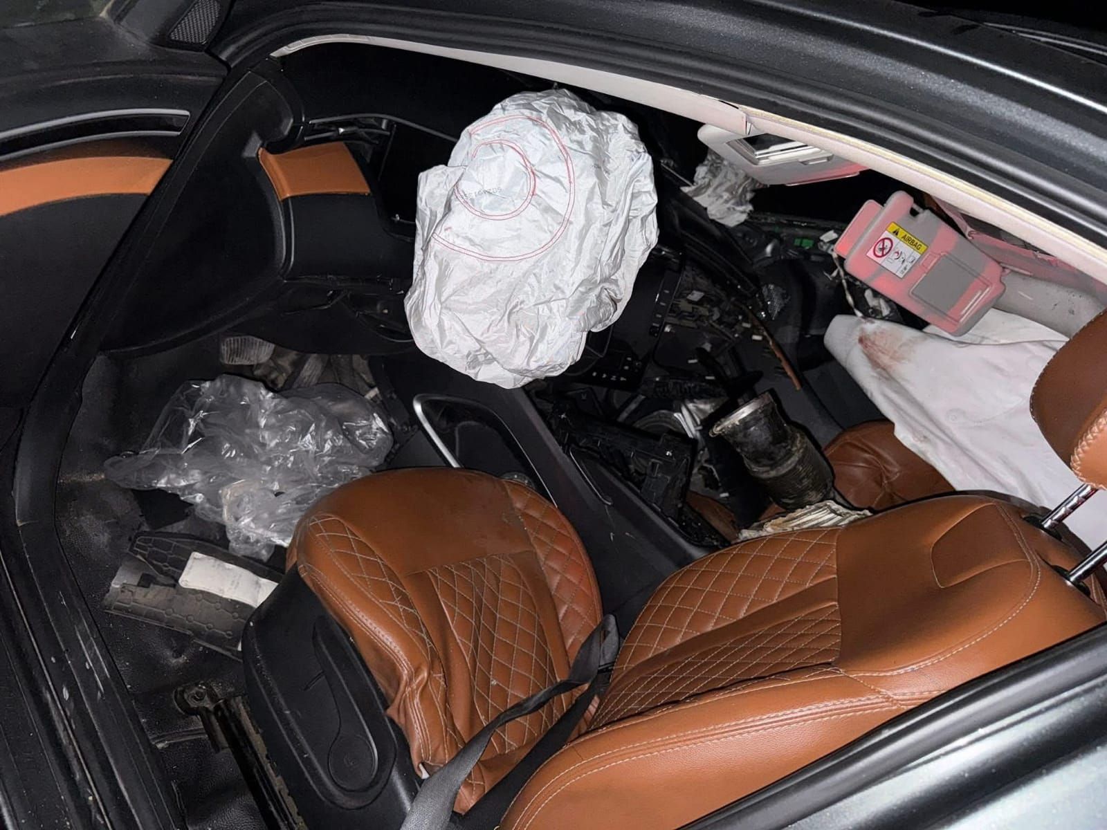 سيارة اسماعيل الليثى بعد الحادث (2)