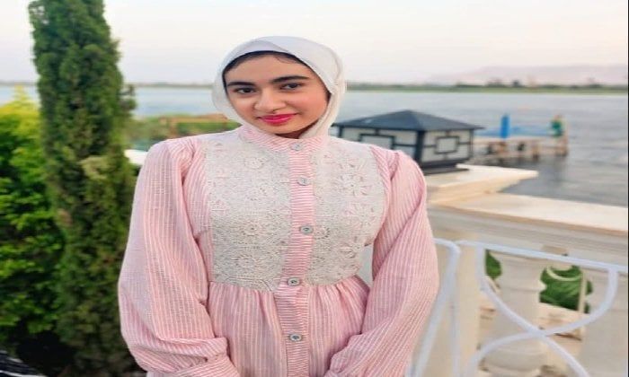 مدير تعليم قنا يُهنئ الطالبة سارة أحمد لاختيارها سفيرة لمصر في المسابقة العالمية Technovation Girls مدير تعليم قنا يُهنئ الطالبة سارة أحمد لاختيارها سفيرة لمصر في المسابقة العالمية Technovation Girls