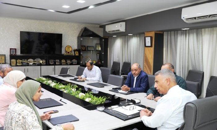 محافظ أسوان: استثمار مياه الصرف في تشجير المدينة وتسريع مشروعات حياة كريمة محافظ أسوان: استثمار مياه الصرف في تشجير المدينة وتسريع مشروعات حياة كريمة