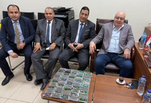 جمارك مطار القاهرة تضبط راكب أجنبي حاول الدخول بخمسه كيلو حشيش لداخل البلاد جمارك مطار القاهرة تضبط راكب أجنبي حاول الدخول بخمسه كيلو حشيش لداخل البلاد