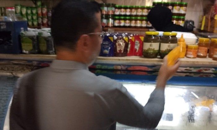 لحوم مجهولة ودقيق مدعم ومكرونة منتهية.. تحرير 100 محضر بالجملة ضد المخابز والأسواق لحوم مجهولة ودقيق مدعم ومكرونة منتهية.. تحرير 100 محضر بالجملة ضد المخابز والأسواق