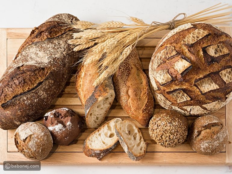 أشهر أنواع الخبز والسعرات الحرارية في كل منها