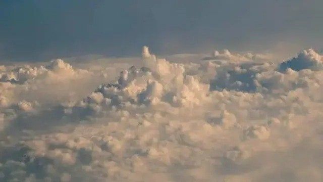 تلقيح السحب.. طريقة مبتكرة لمواجهة الجفاف وتحفيز الأمطار تلقيح السحب.. طريقة مبتكرة لمواجهة الجفاف وتحفيز الأمطار