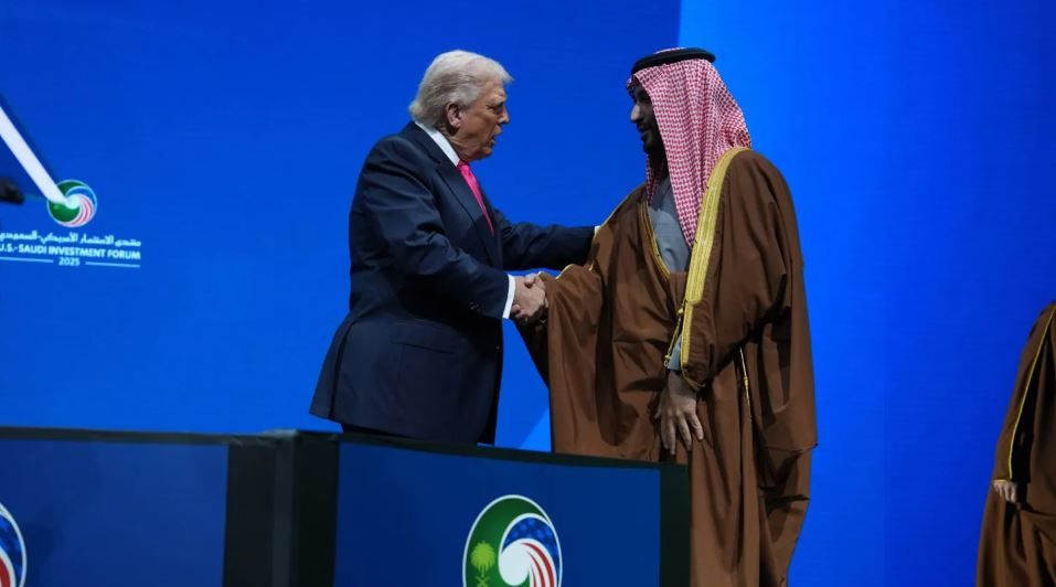 الأمير محمد بن سلمان والرئيس دونالد ترمب خلال حضورهما منتدى الاستثمار الأميركي - السعودي