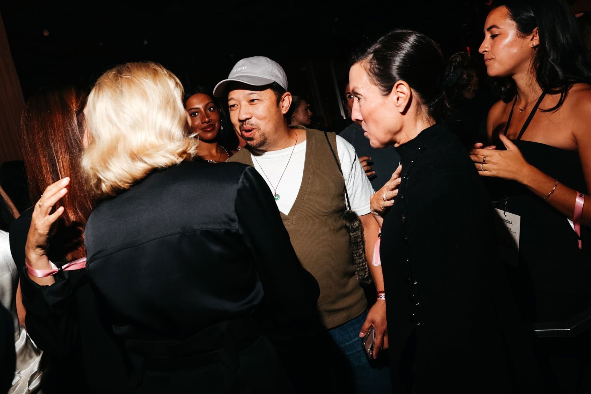 الرجل وراء صورة فرقة