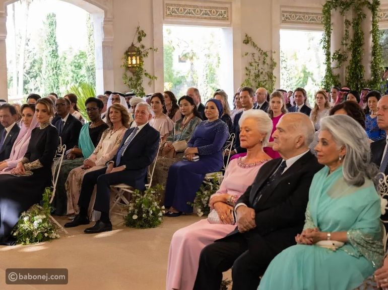 إطلالات الشيخة موزا والملكة رانيا وميدلتون في الزفاف الملكي