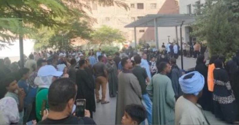 أهالي حادث تروسيكل أبو تيج بأسيوط في انتظار الجثامين من المشرحة