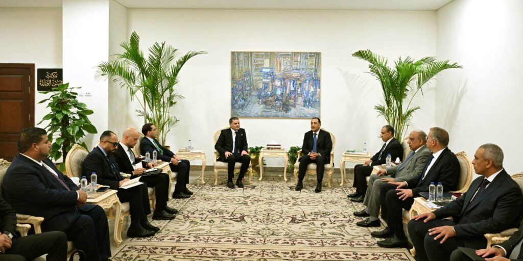 مصر وليبيا يبحثان التعاون بالغاز الطبيعي والربط الكهربائي