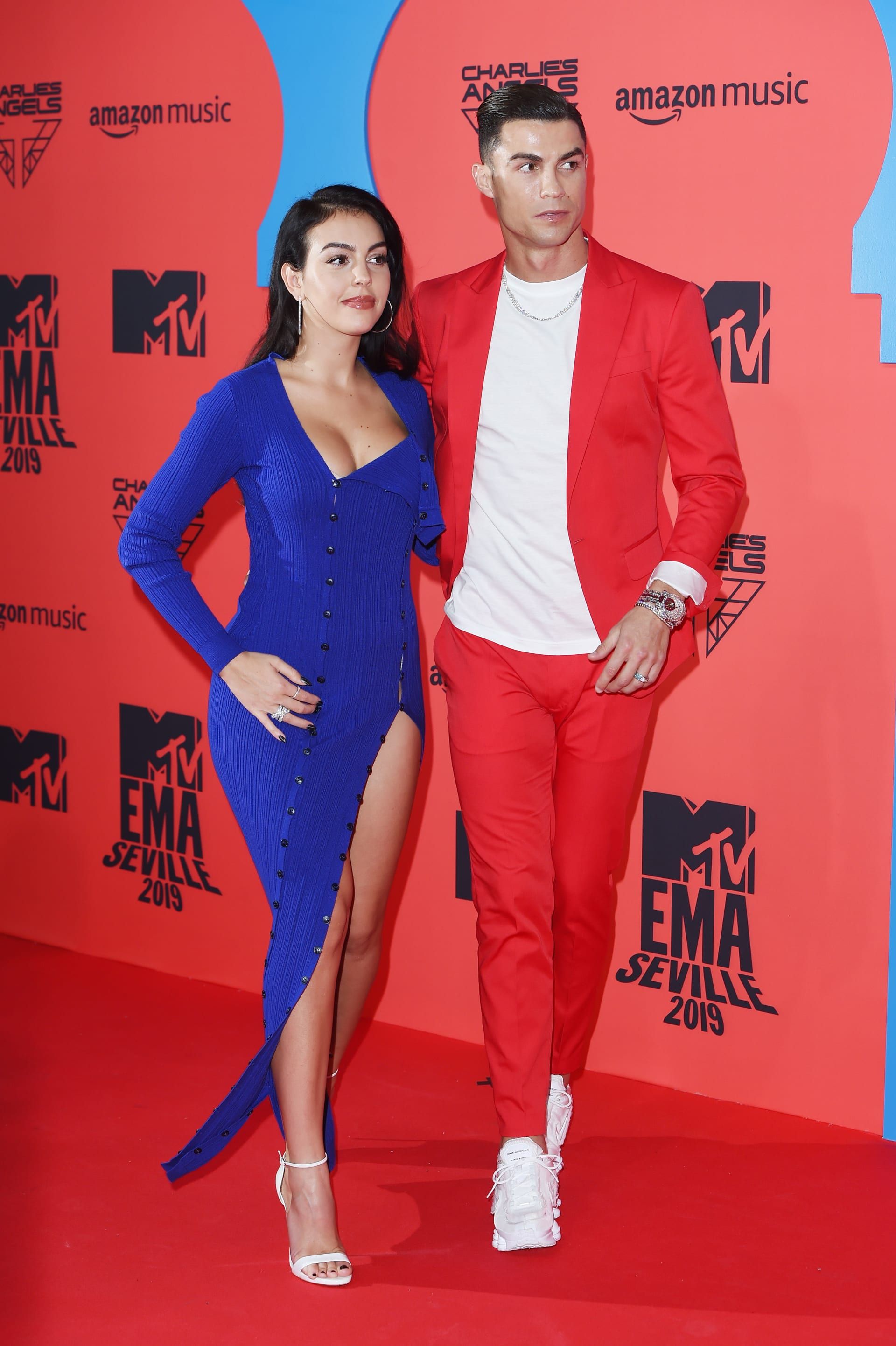 صورة أرشيفية لجورجينا رودريغيز وكريستيانو رونالدو خلال حضورهما حفل توزيع جوائز MTV EMA لعام 2019 في مدينة إشبيلية الإسبانية، في 3 نوفمبر/تشرين الثاني 2019