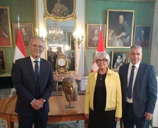 مصر تنجح في استرداد قناع ذهبي أثري من سويسرا.. «صور» مصر تنجح في استرداد قناع ذهبي أثري من سويسرا.. «صور»