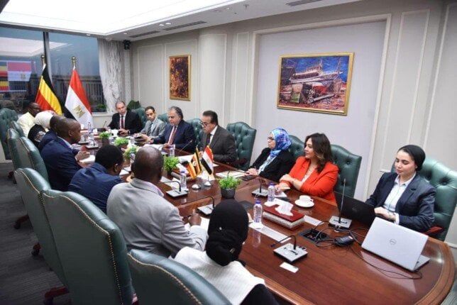 مصر وأوغندا تبحثان تعزيز التعاون في إنتاج اللقاحات والصناعات الدوائية