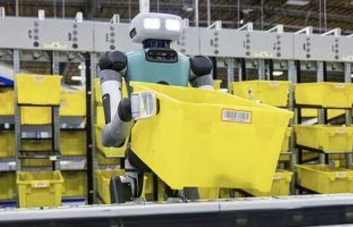 بالبلدي: استخدام أمازون للروبوتات يهدد 1.5 مليون عامل بشرى فى الشركة