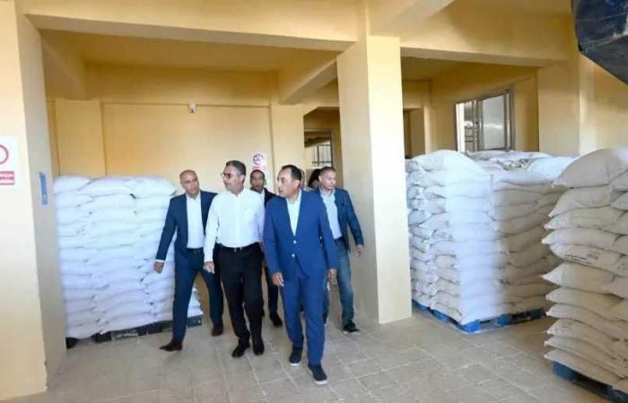 رئيس
      الوزراء
      يتفقد
      سير
      العمل
      بأحد
      مطاحن
      الدقيق
      بمطروح