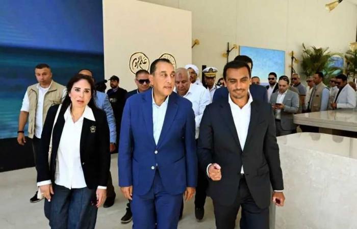 رئيس
      الوزراء
      يشهد
      فعاليات
      إطلاق
      شركة
      الديار
      القطرية
      أعمال
      تنفيذ
      المرحلة
      الأولى
      من
      مشروع
      ”علم
      الروم”
      بشراكة
      مصرية